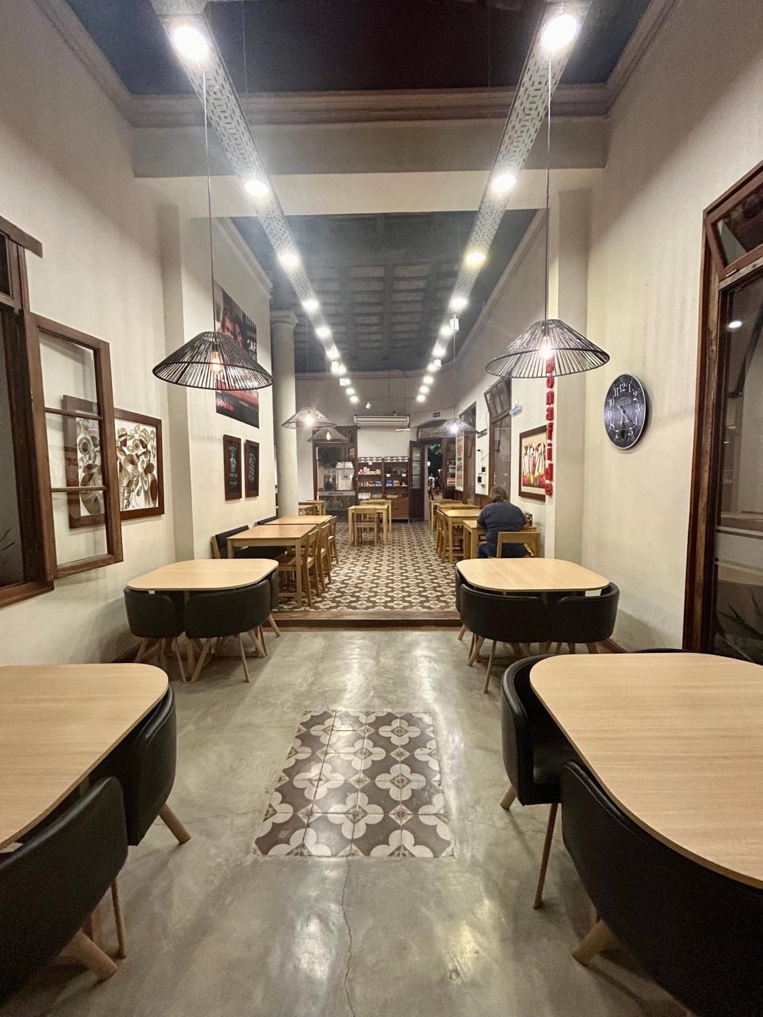 Hotel Plaza 卡法亚特 外观 照片